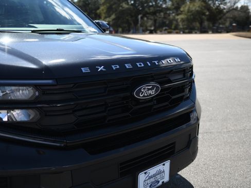 New 2026 Ford Expedition Active image 6