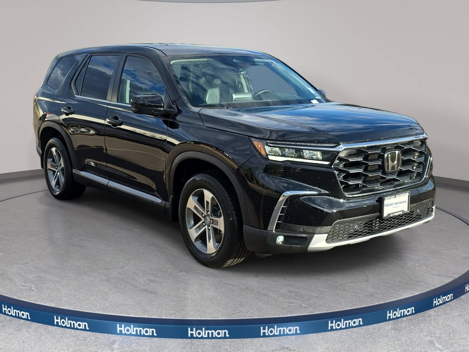 Used 2025 Honda Pilot EX-L image 4