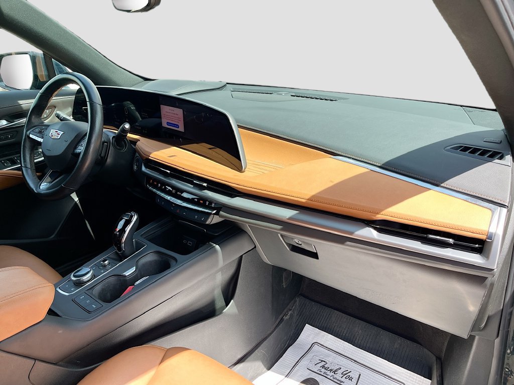 Used 2024 Cadillac XT4 Sport AWD/4WD image 32