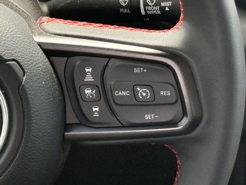 Used 2024 Jeep Gladiator Rubicon w/ Technology Group AWD/4WD image 11