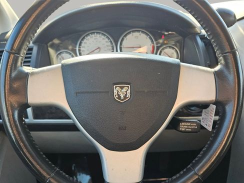 Used 2009 Dodge Grand Caravan SXT image 5
