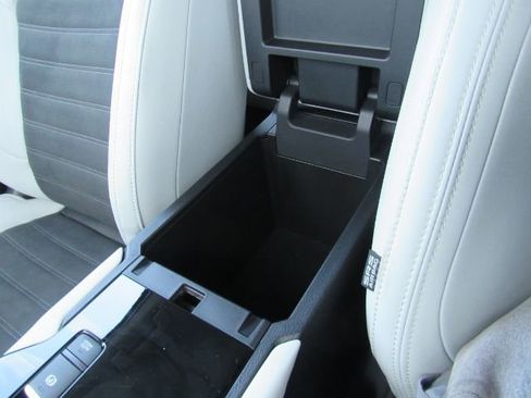 Used 2025 Mitsubishi Outlander SE image 51