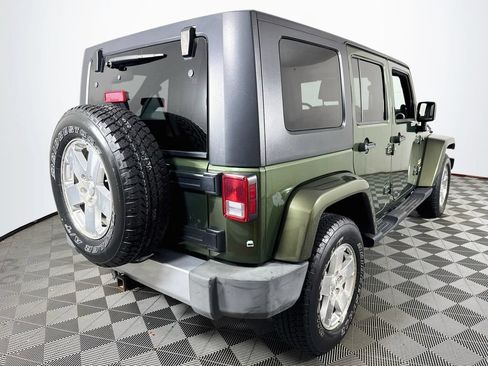 Used 2008 Jeep Wrangler Unlimited Sahara w/ Dual Top Group AWD/4WD image 7