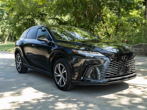 Used 2024 Lexus RX 350 FWD w/ Technology Package image 2