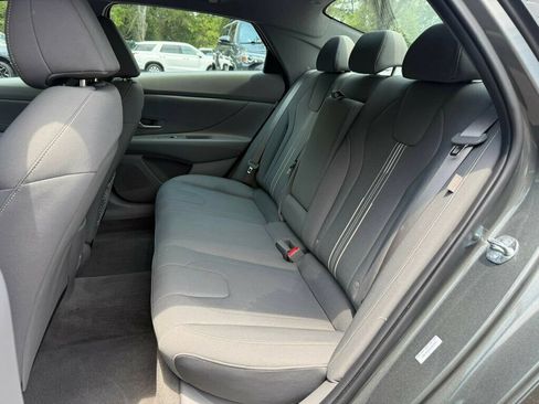 Used 2025 Hyundai Elantra SEL FWD image 9