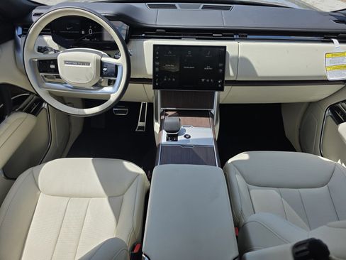 New 2026 Land Rover Range Rover Long Wheelbase SE AWD/4WD image 4