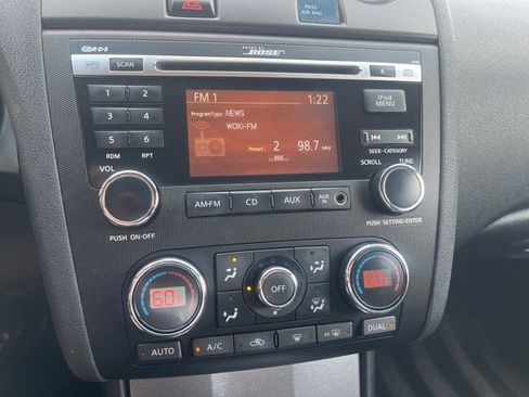 Used 2010 Nissan Altima 2.5 S w/ Premium Pkg image 21