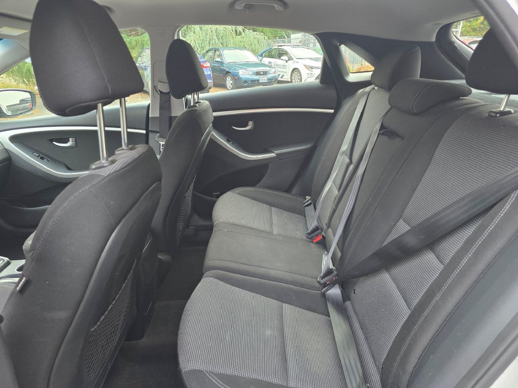 Used 2016 Hyundai Elantra GT FWD image 7