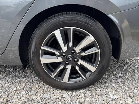 Used 2025 Nissan Versa SV FWD image 27
