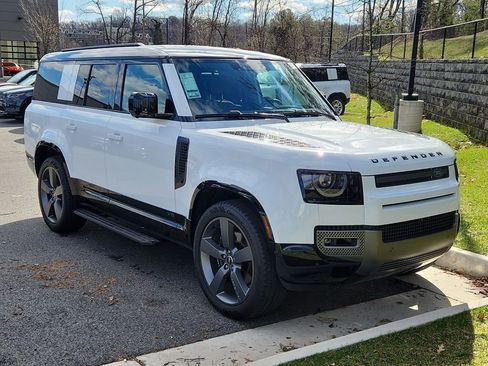 New 2025 Land Rover Defender 130 V8 AWD/4WD image 10