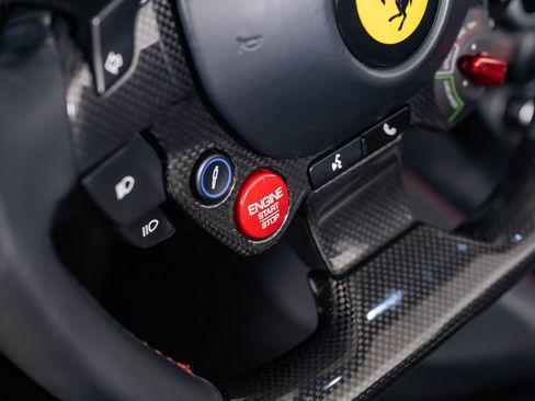 Used 2019 Ferrari Portofino RWD image 46