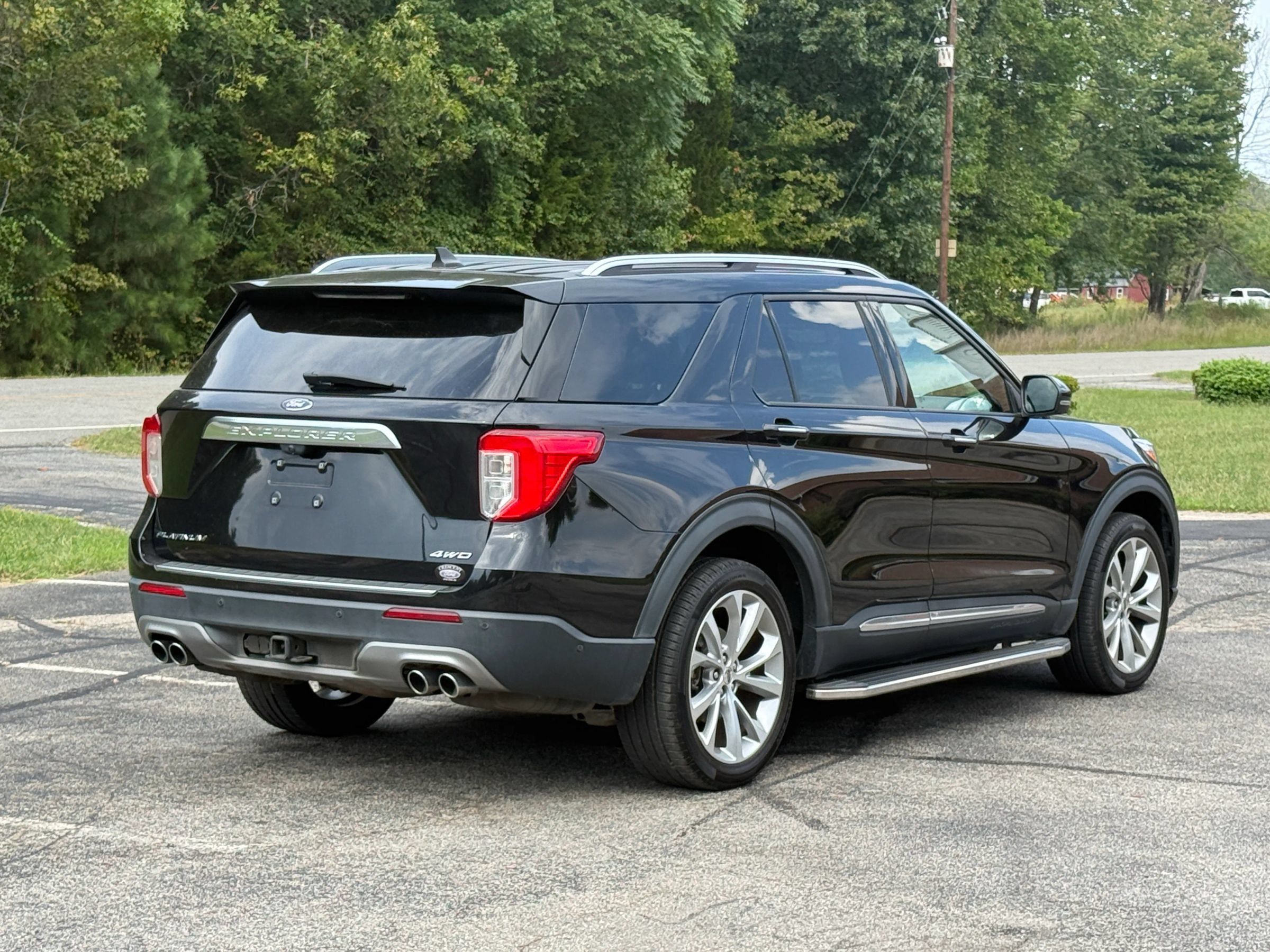 Used 2021 Ford Explorer Platinum w/ Equipment Group 601A AWD/4WD image 4
