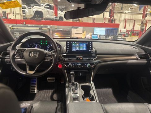 Used 2019 Honda Accord Sport image 11