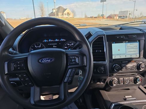 Used 2017 Ford F350 XLT w/ XLT Premium Package image 33