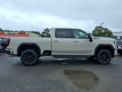 New 2026 GMC Sierra 2500 AT4 w/ Max Trailering Package AWD/4WD image 8