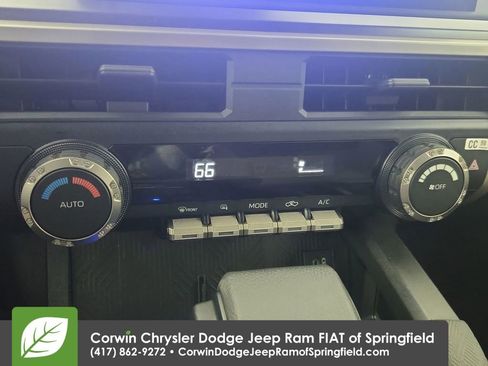 Used 2025 Toyota Tacoma TRD Off-Road image 28