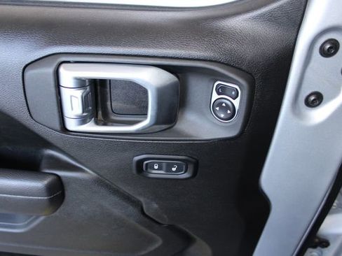 Used 2024 Jeep Wrangler Sport S image 17