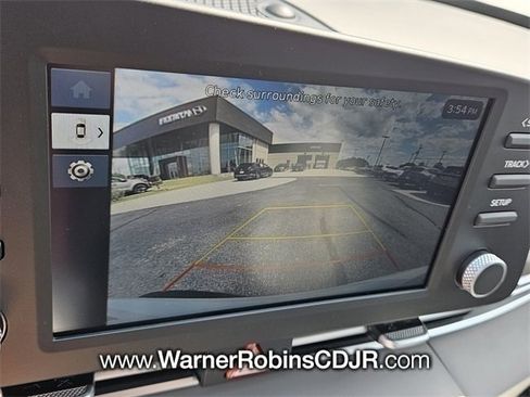 Used 2025 Hyundai Elantra Sport image 18