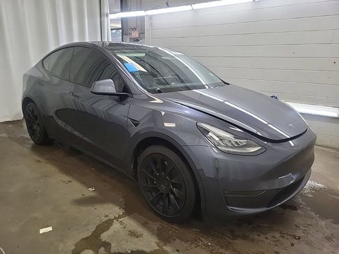 Used 2020 Tesla Model Y Long Range AWD/4WD image 3
