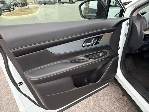 Certified 2025 Nissan Murano SL image 15