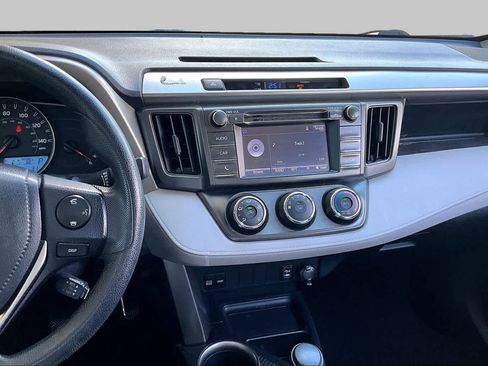 Used 2014 Toyota RAV4 LE FWD image 6