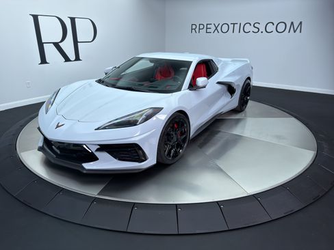 Used 2022 Chevrolet Corvette Stingray Preferred Conv w/ Z51 Performance Package RWD image 9