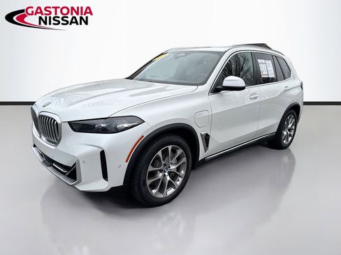 Used 2024 BMW X5 xDrive50e w/ Parking Assistance Package image 3