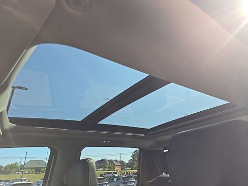 Used 2022 Ford F150 Lariat w/ Equipment Group 502A High image 12