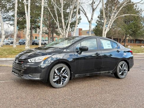 New 2025 Nissan Versa SR image 40