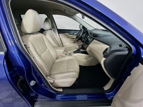 Used 2018 Nissan Rogue SV image 30