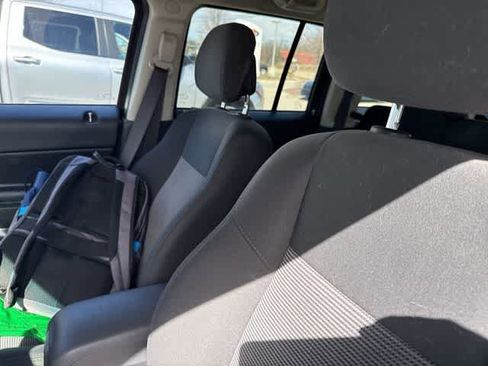 Used 2015 Jeep Patriot Latitude image 7