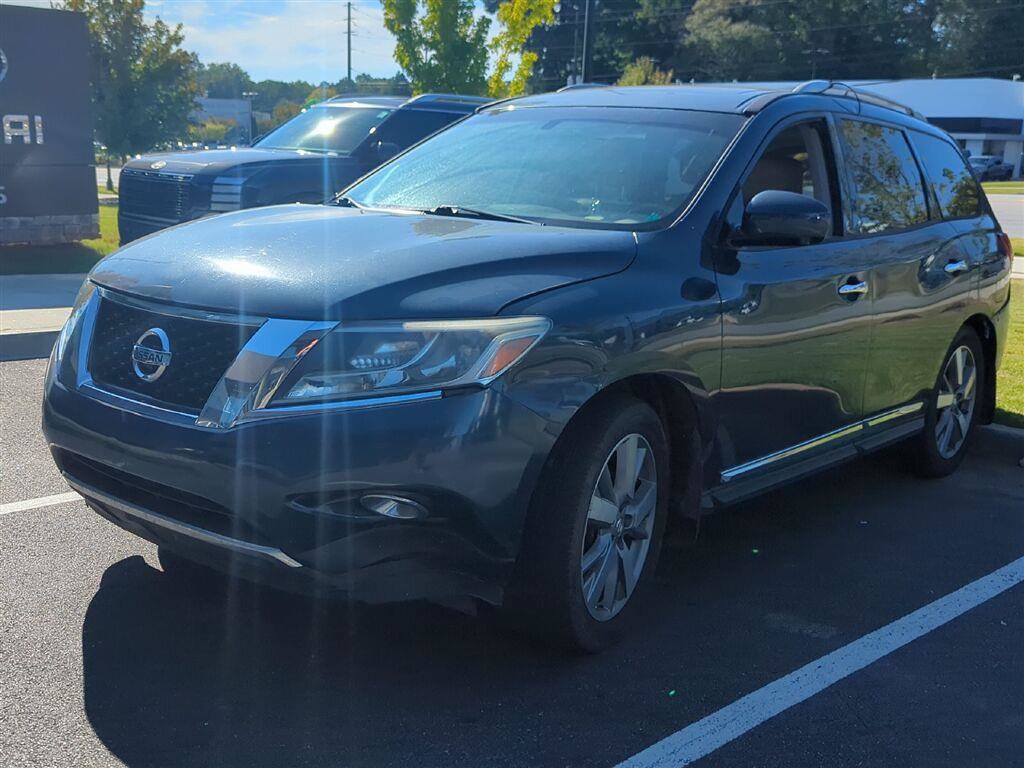 Used 2014 Nissan Pathfinder Platinum w/ Platinum Premium Package FWD image 2