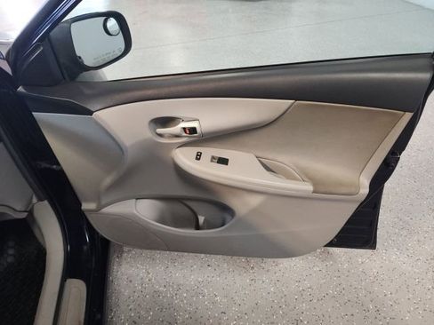 Used 2013 Toyota Corolla L FWD image 18