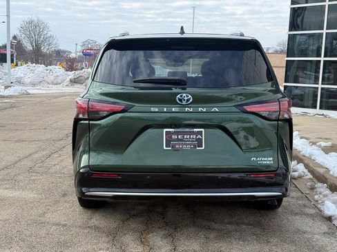 Used 2022 Toyota Sienna Platinum image 4