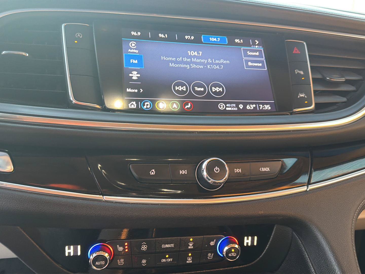 Used 2023 Buick Enclave Avenir FWD image 11