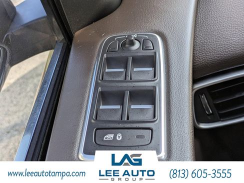 Used 2018 Jaguar F-PACE Prestige image 21