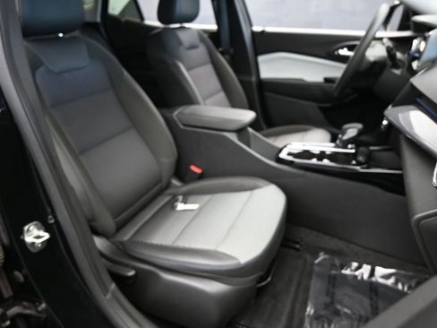 Used 2024 Chevrolet Trax LT image 42