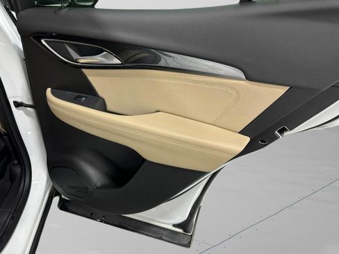 Used 2024 Buick Envision Preferred image 19