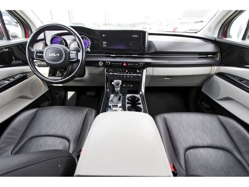 Used 2022 Kia Carnival SX FWD image 11