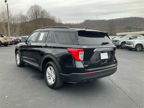 Certified 2022 Ford Explorer XLT image 7