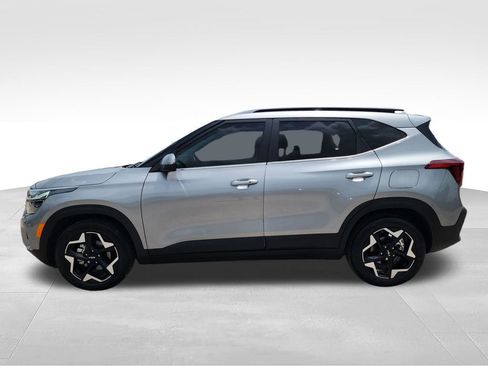 Used 2025 Kia Seltos EX FWD image 6