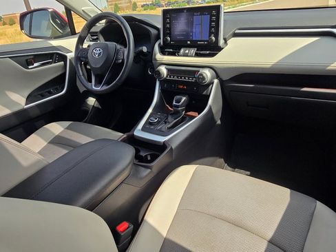 Used 2019 Toyota RAV4 Limited w/ Cold Weather Package AWD/4WD image 28