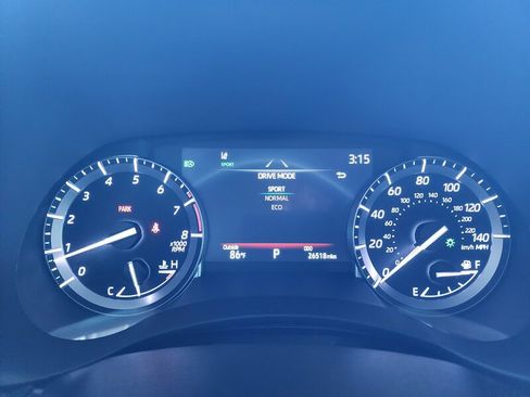 Used 2022 Toyota Highlander XLE image 50