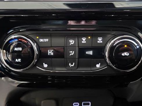 New 2026 Chevrolet Trax ACTIV FWD image 21