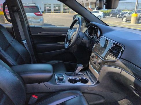 Used 2021 Jeep Grand Cherokee Limited image 10
