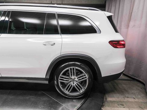 Certified 2025 Mercedes-Benz GLS 450 4MATIC image 8