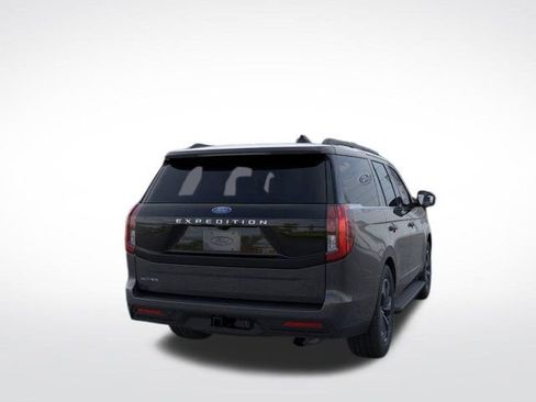 New 2026 Ford Expedition Active image 11