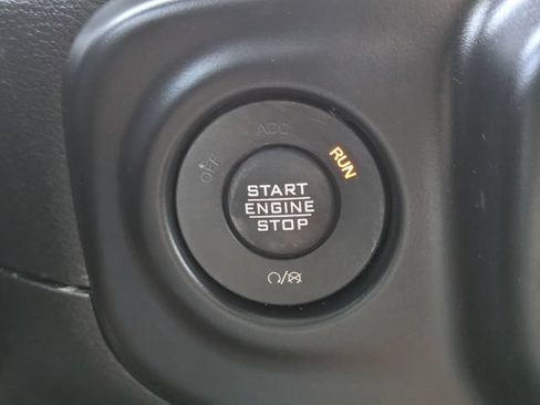 Used 2021 Jeep Wrangler Unlimited Sahara AWD/4WD image 32