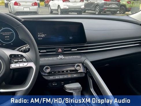 New 2025 Hyundai Elantra Limited FWD image 8