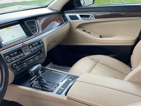 Used 2018 Genesis G80 3.8 RWD image 23